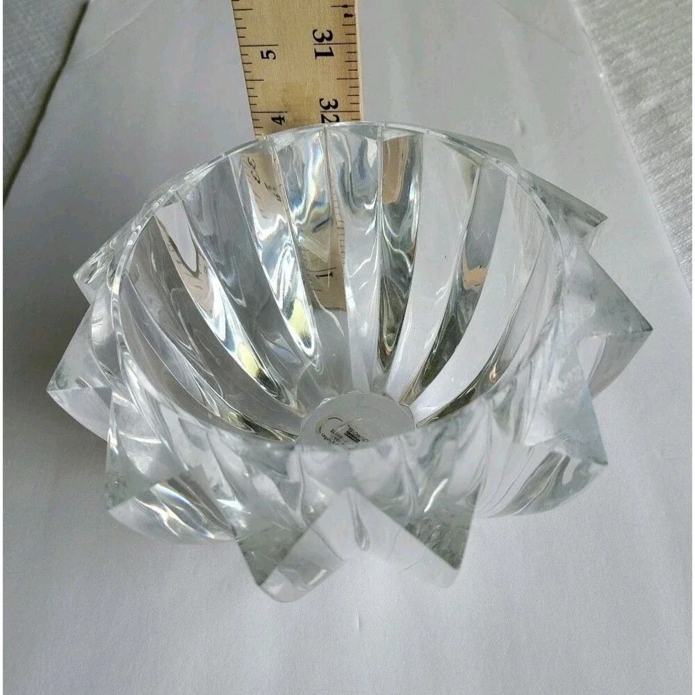 Vintage Grainware Carlisle Judith Kruger Lucite Acrylic Starburst Bowl Solid
